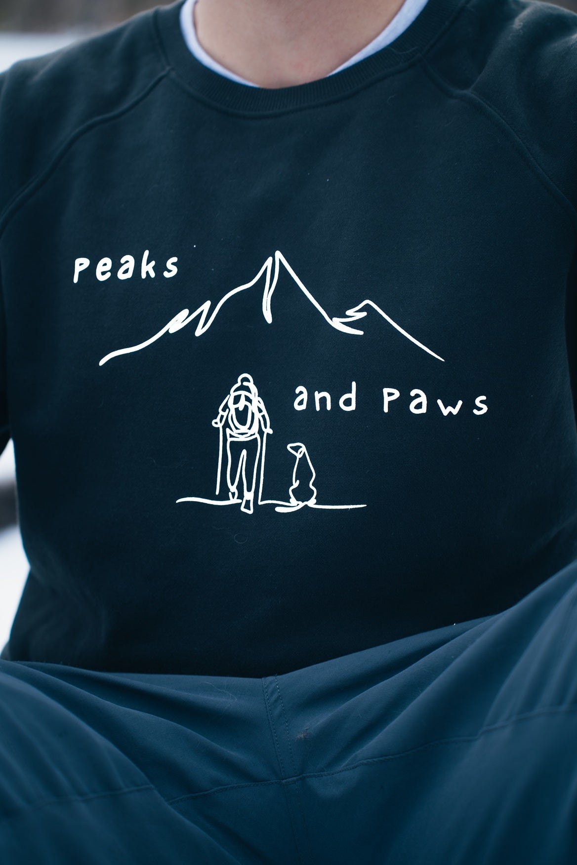 Peaks and Paws Unisex organic sweatshirt - Wander Trails