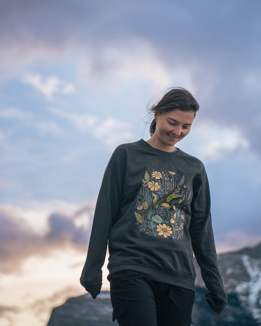 Yellow Wildflowers retro Unisex organic sweatshirt - Wander Trails